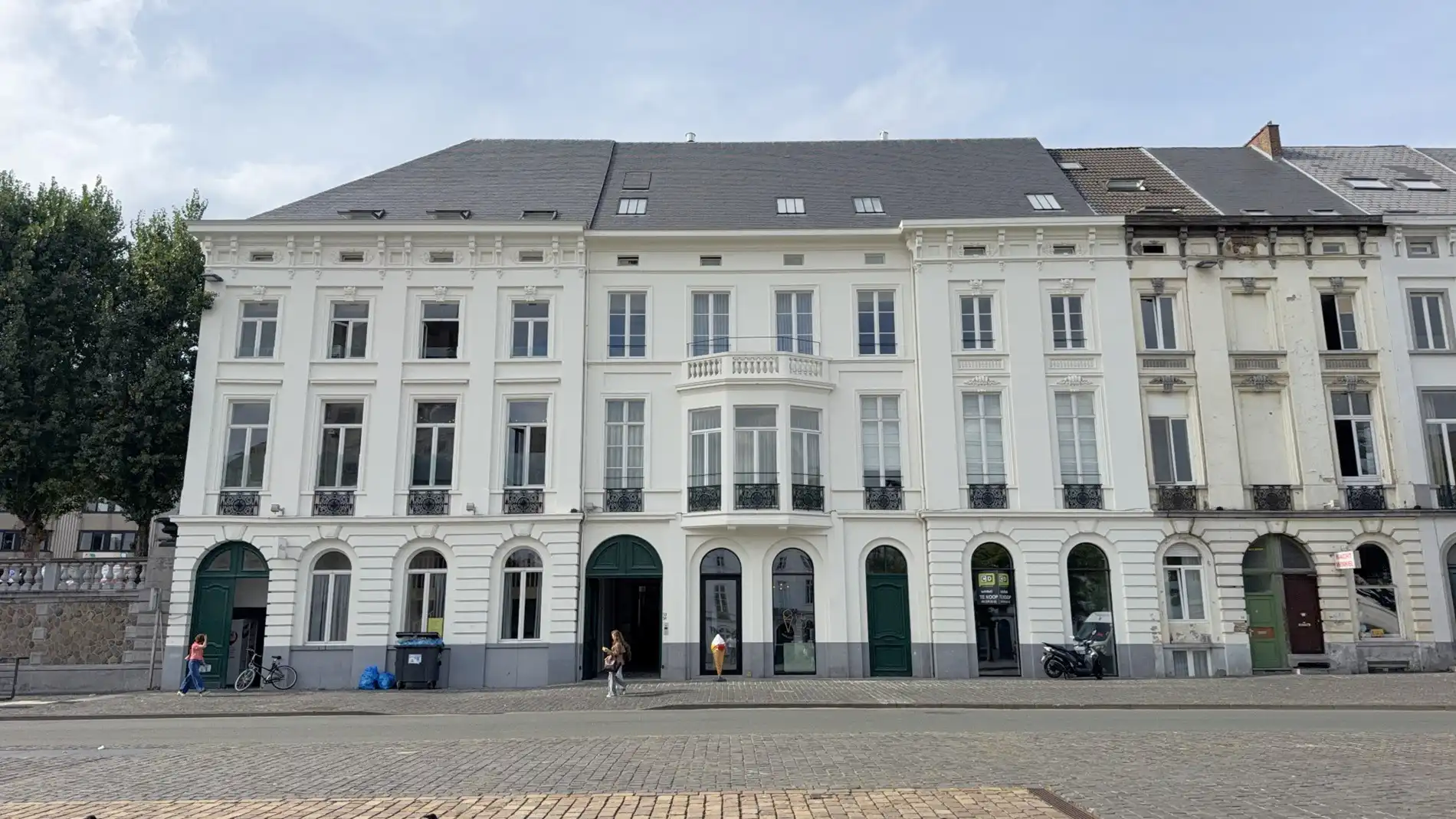 Handelsruimte te koop op Sint-Pietersplein in Gent foto 2