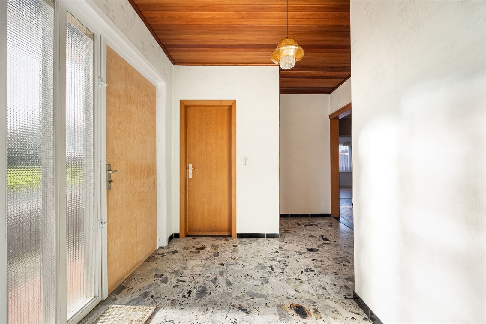 Goed gelegen OB met grote tuin! foto 9