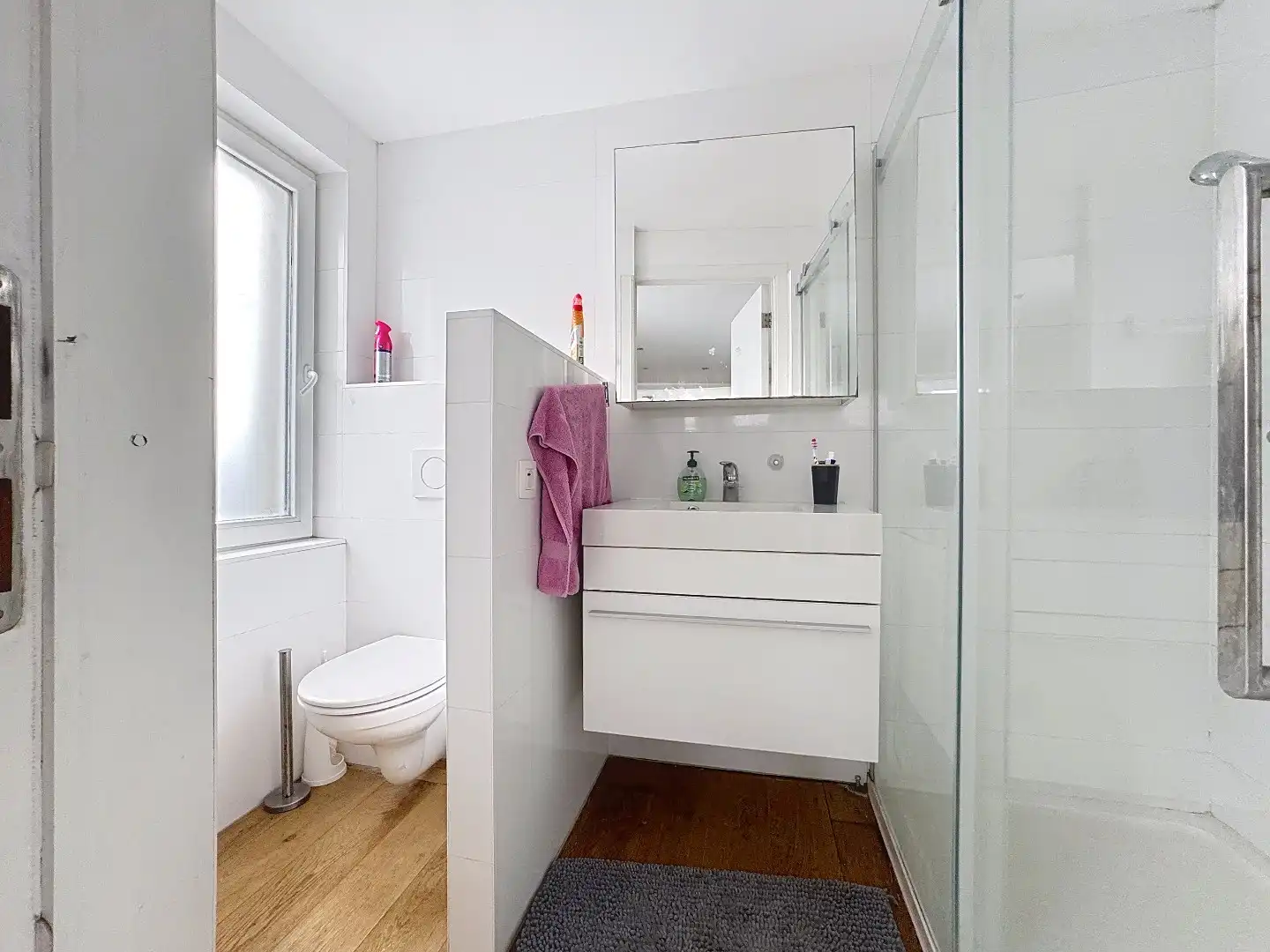 Te Huur: Stijlvol & Lichtrijk bemeubeld dakappartement in hartje Leuven foto 12