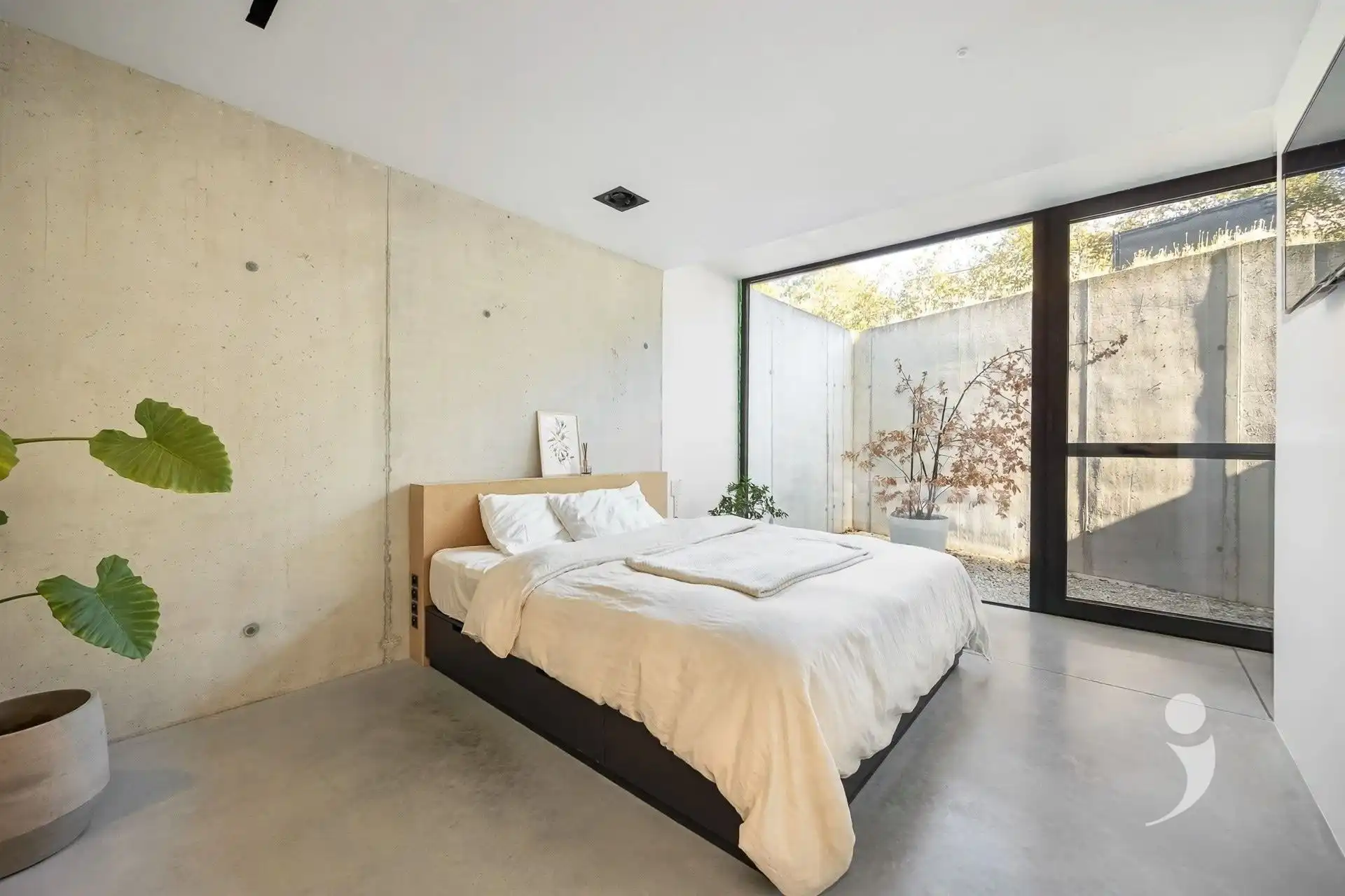 High-end architectenwoning met zwembad en prachtig zicht op de achterliggende weides foto 32