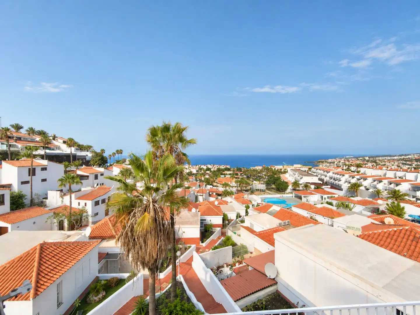 Appartement met één slaapkamer en vrij uitzicht op zee in San Eugenio, Adeje.  foto 3