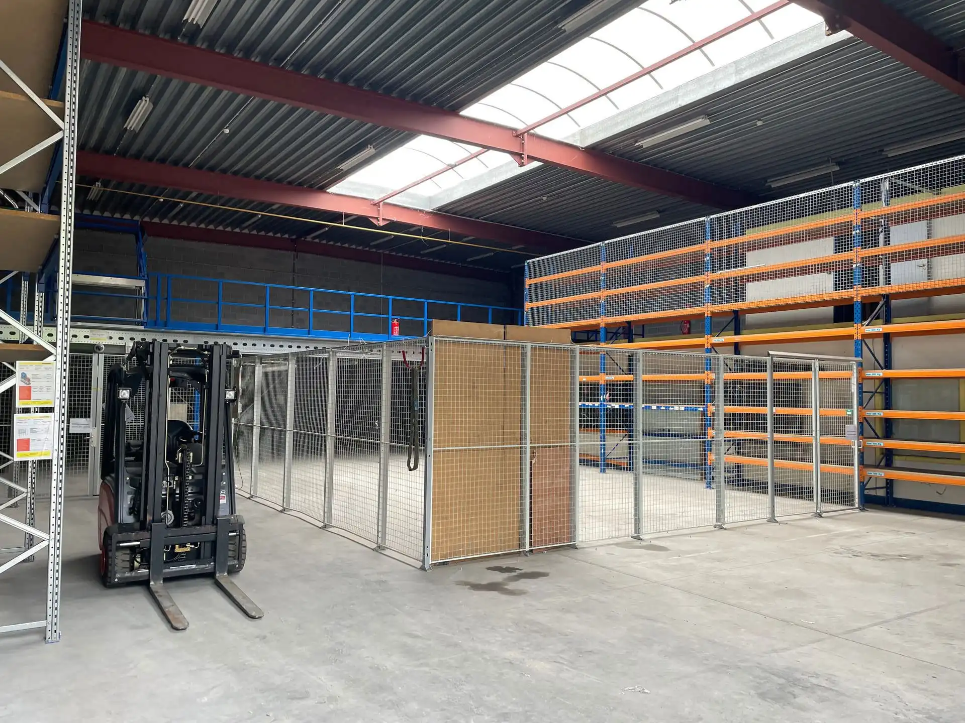 Bedrijfsunit te huur op centrale locatie in Aartselaar foto 3