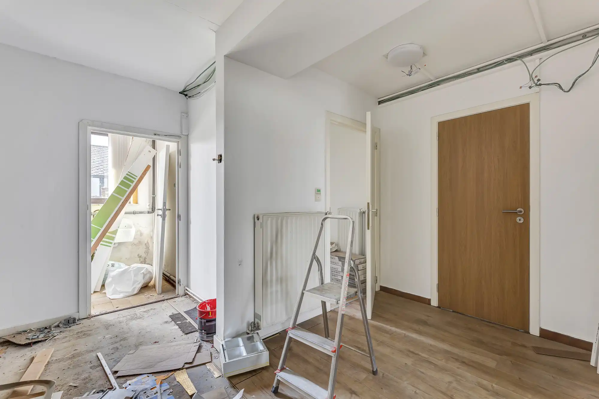 Ruim handelspand met ingebouwde kluis te koop in Moorsel foto 8