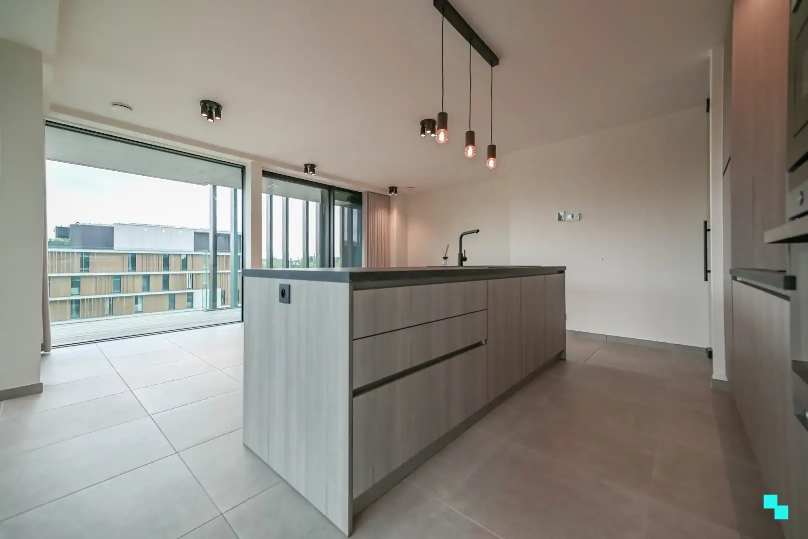 Hoekappartement in blok VI van residentie Blauwpoorte foto 4