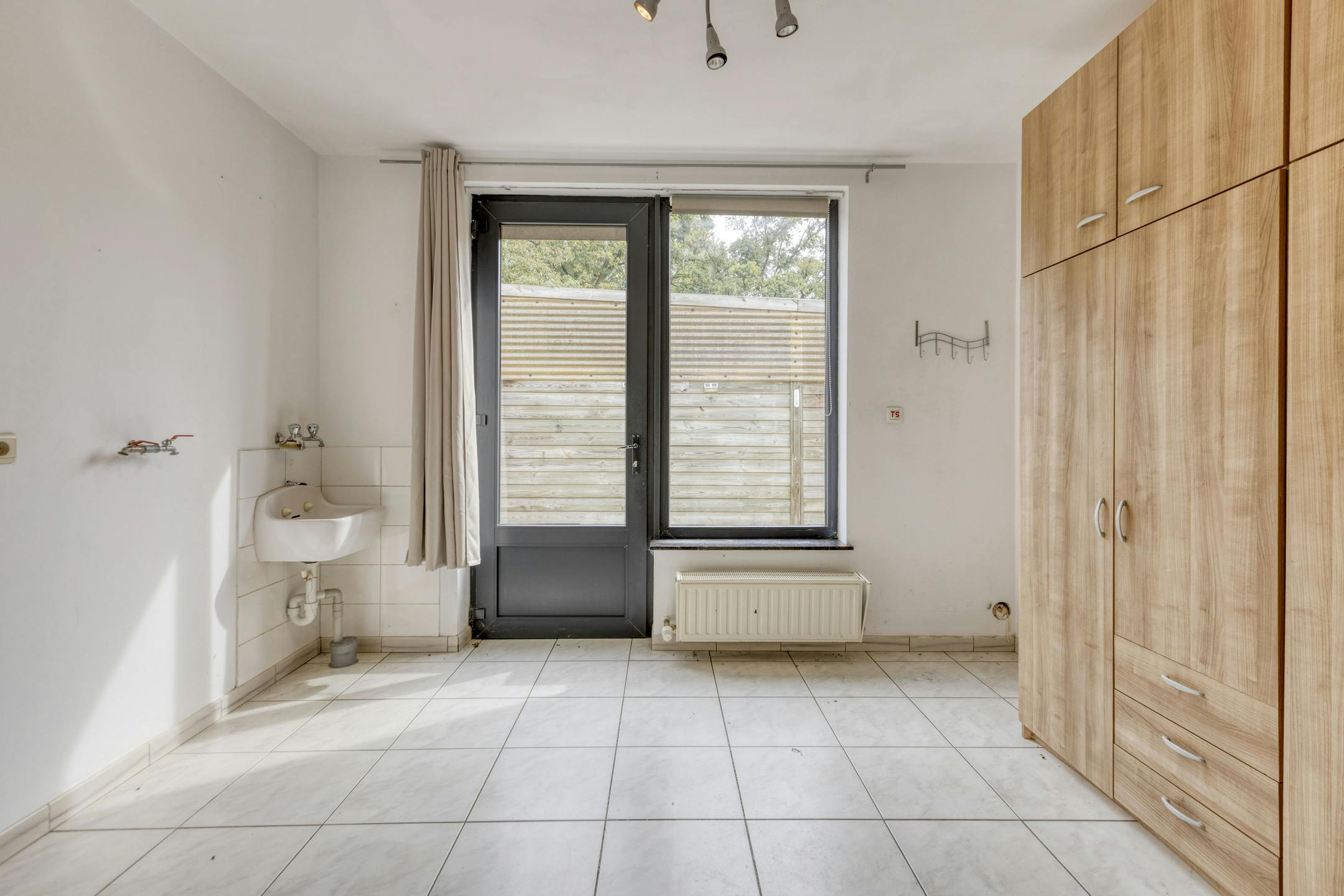 Opbrengsteigendom met 2 appartementen en hangaar te Lummen foto 18