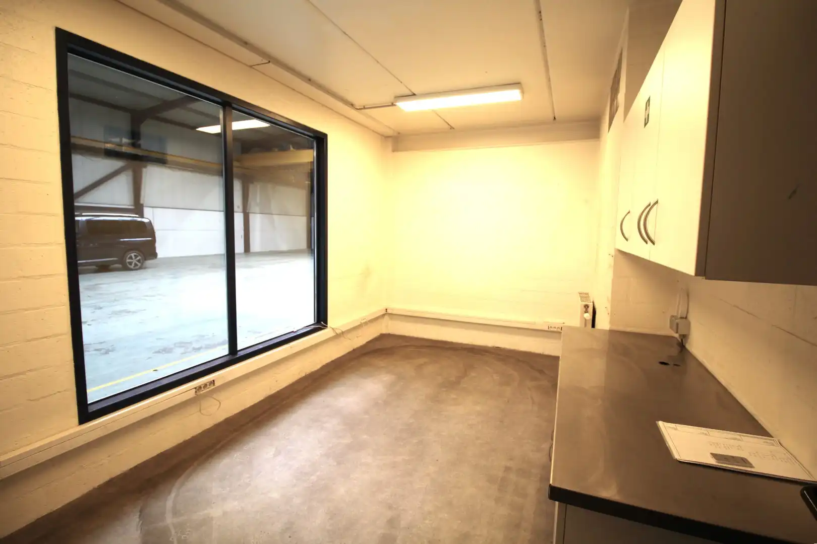  te huur Maldegem | ruime werkplaats of opslagruimte met rolbruggen 600+200m² foto 16