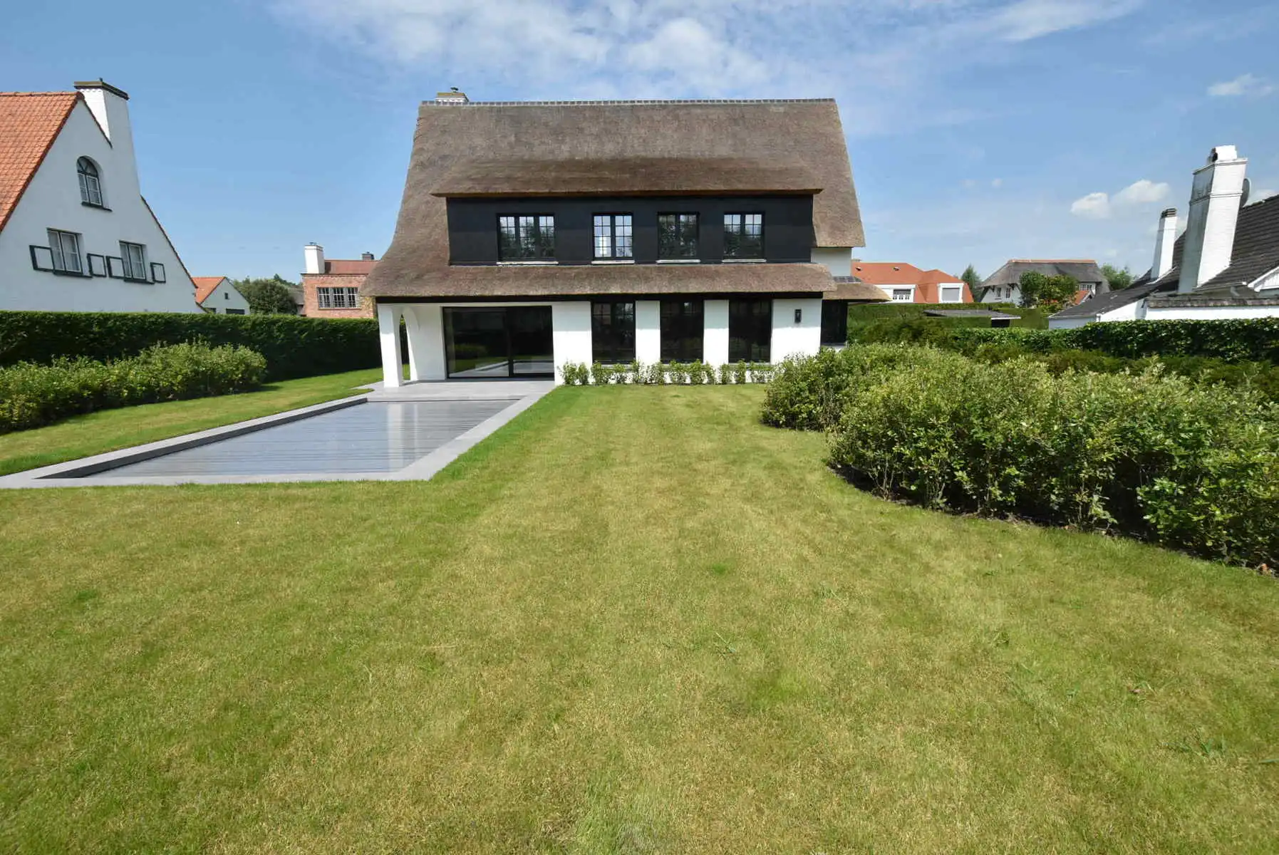 Villa te huur foto {{pictureIndex}}