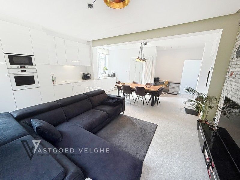 Gerenoveerd appartement met 2 slaapkamers in winterslag Cité foto 5