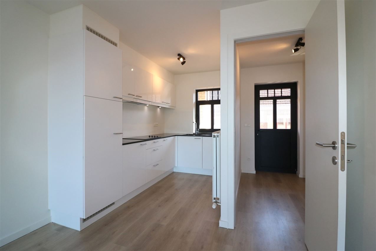 Appartement met 2 slpk., groot terras en autostaanplaats foto 4