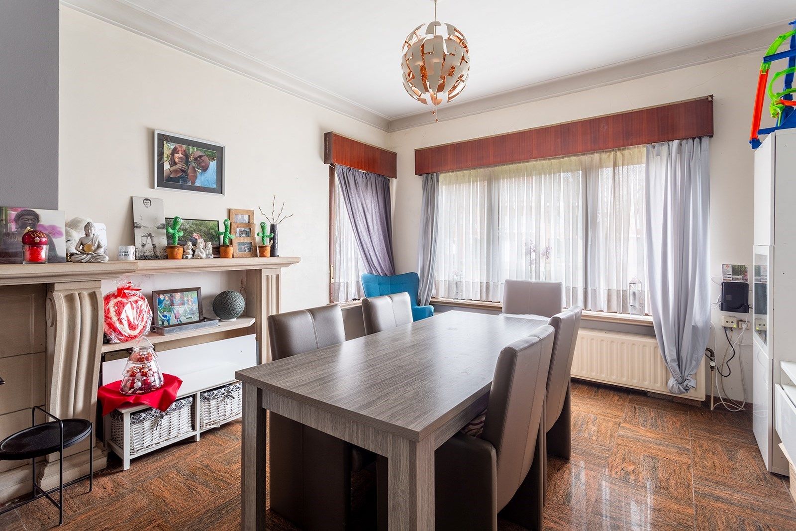 Ruime halfopen bebouwing met vijf slaapkamers foto 8