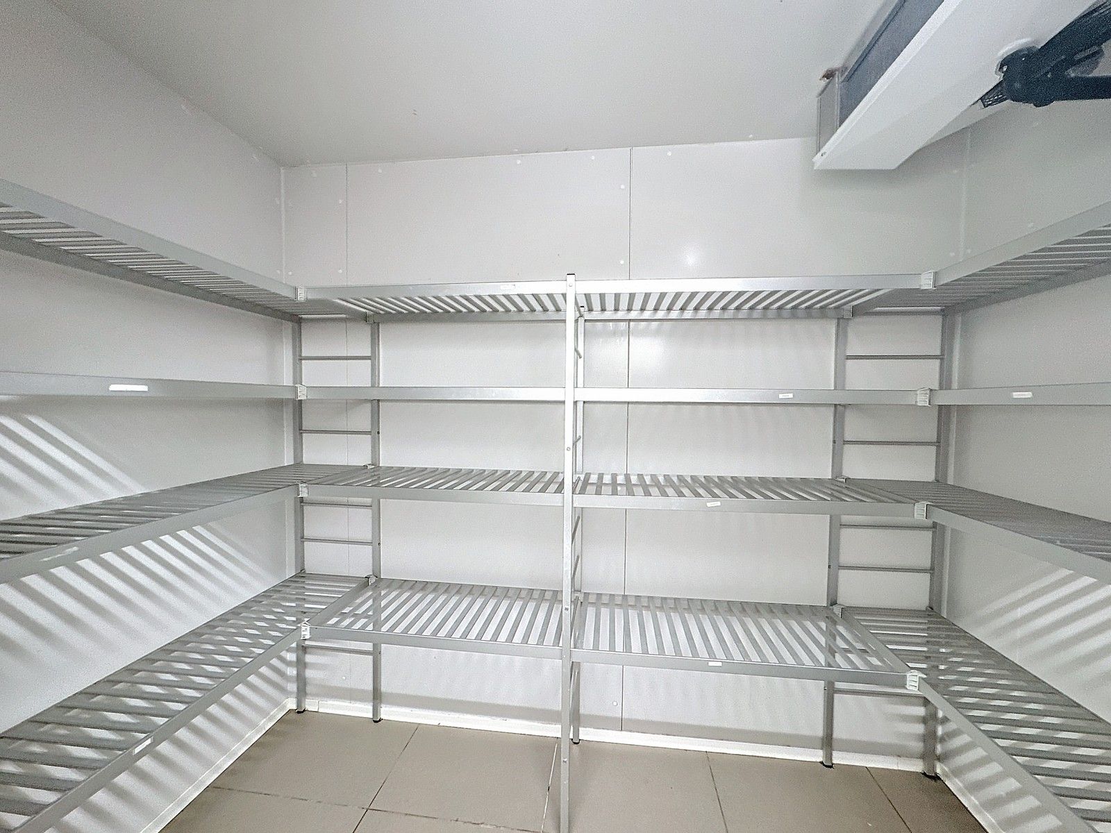 Uniek & exclusief aanbod: instapklaar (zo goed als nieuw) HANDELSPAND, inclusief de VOLLEDIGE inboedel TE HUUR op de zeedijk te Zeebrugge! foto 21