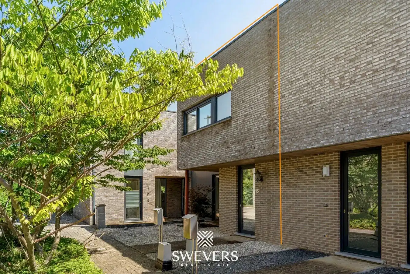 Gezinswoning met drie slaapkamers op toplocatie foto {{pictureIndex}}