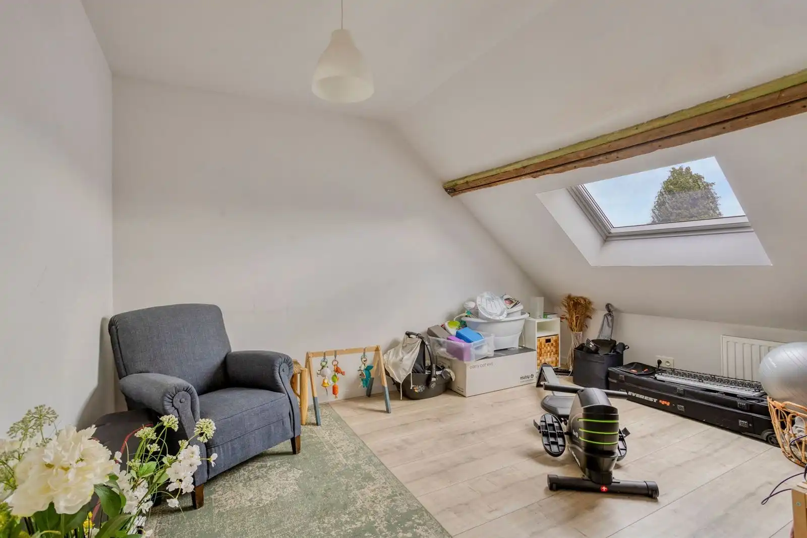 Instapklare en gerenoveerde woning met 3 slaapkamers, bureau en gezellige tuin in Halle foto 22