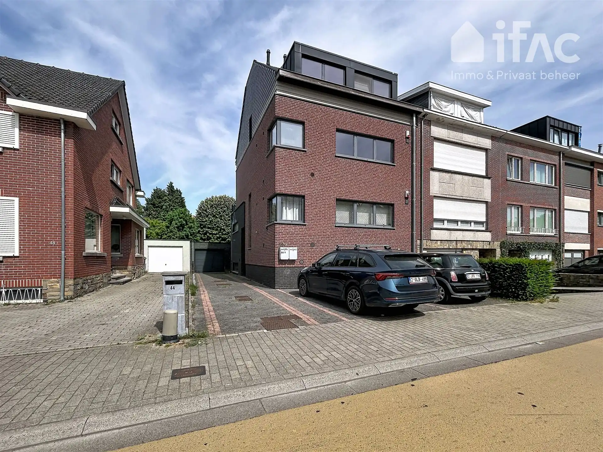 Prachtige en energiezuinige duplex foto {{pictureIndex}}