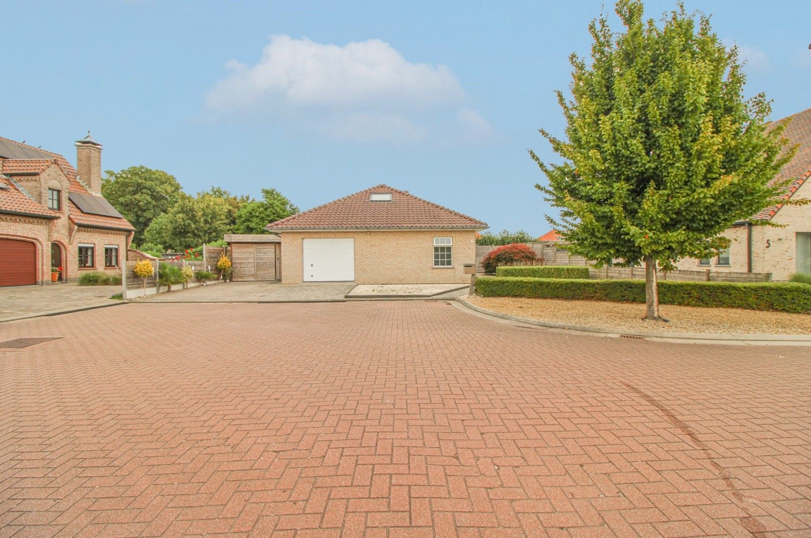 Vrijstaande, instapklare woning in een rustige woonwijk foto 2