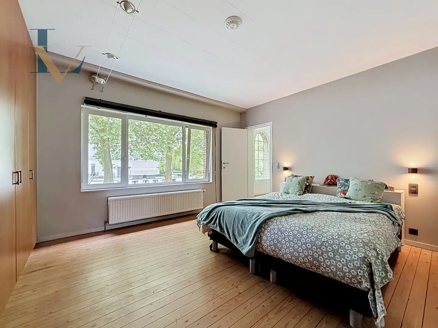 Charmante instapklare woning met 2 à 3 slpk. aan de vaart in Schoten nabij het centrum.  foto 24
