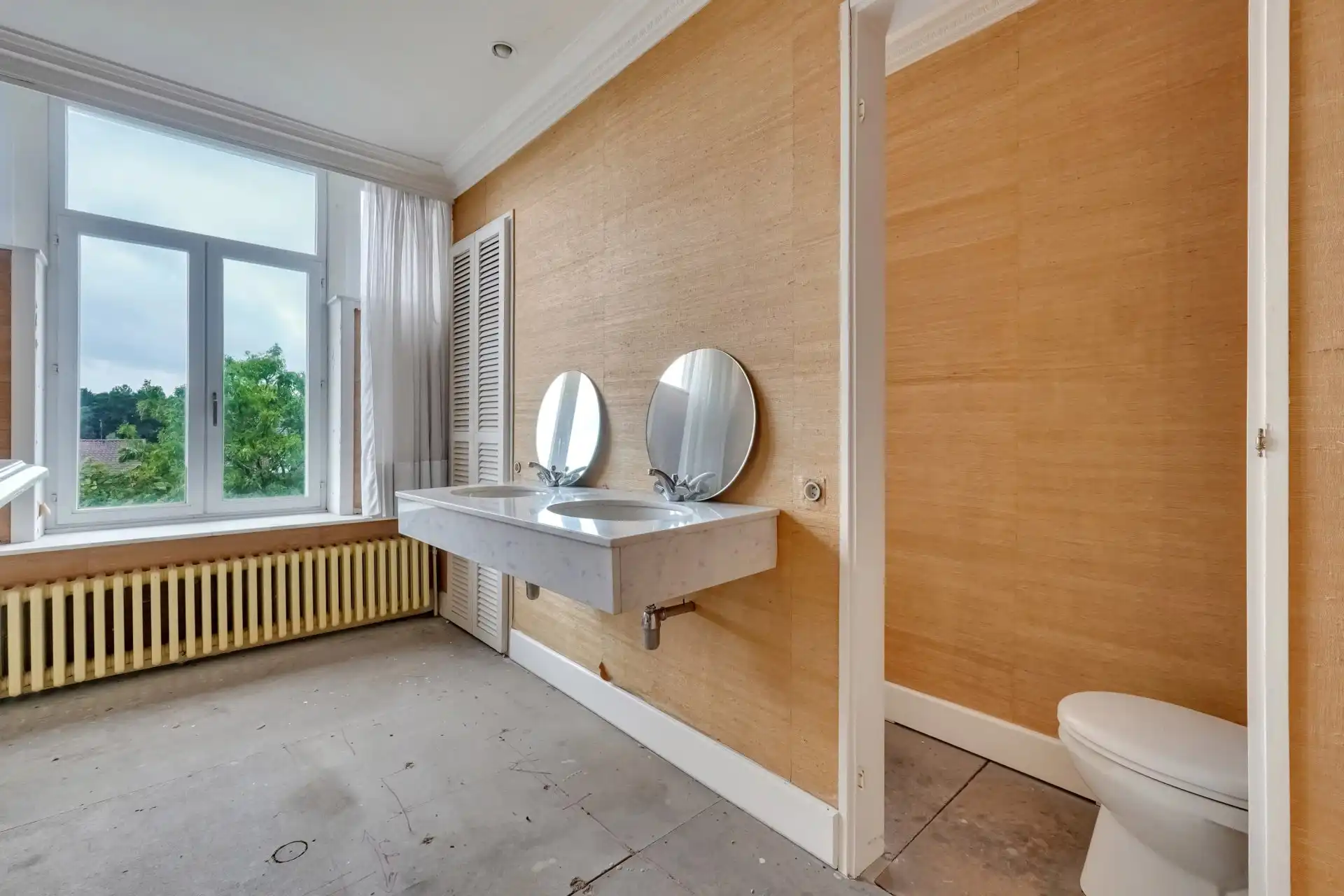 Statig landhuis in klassieke stijl met Wirtz-tuin foto 17