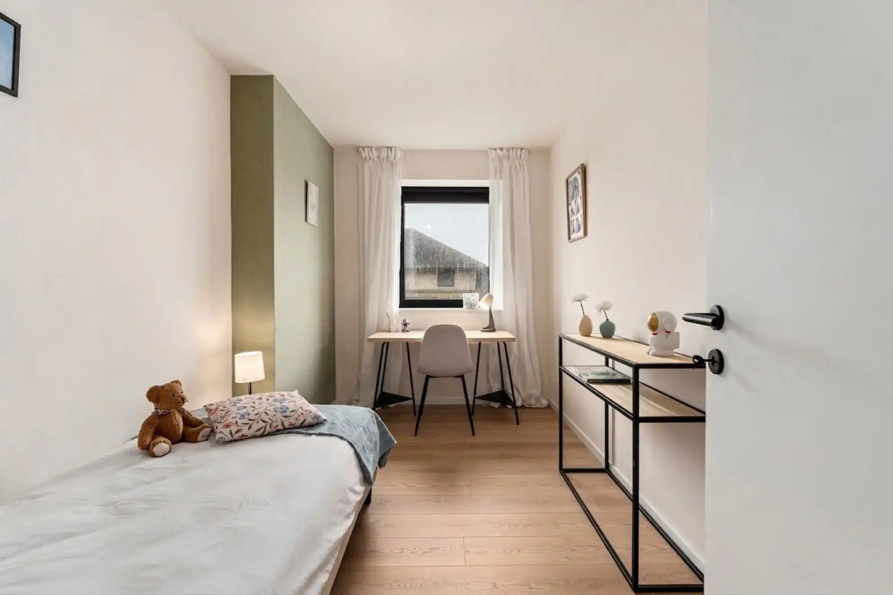 Moderne, halfopen woning foto 15