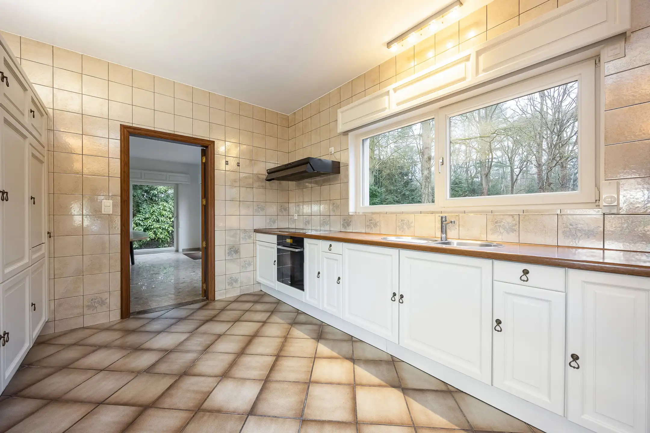 Laagbouwvilla op een prachtig perceel van ca . 3058 m² foto 6