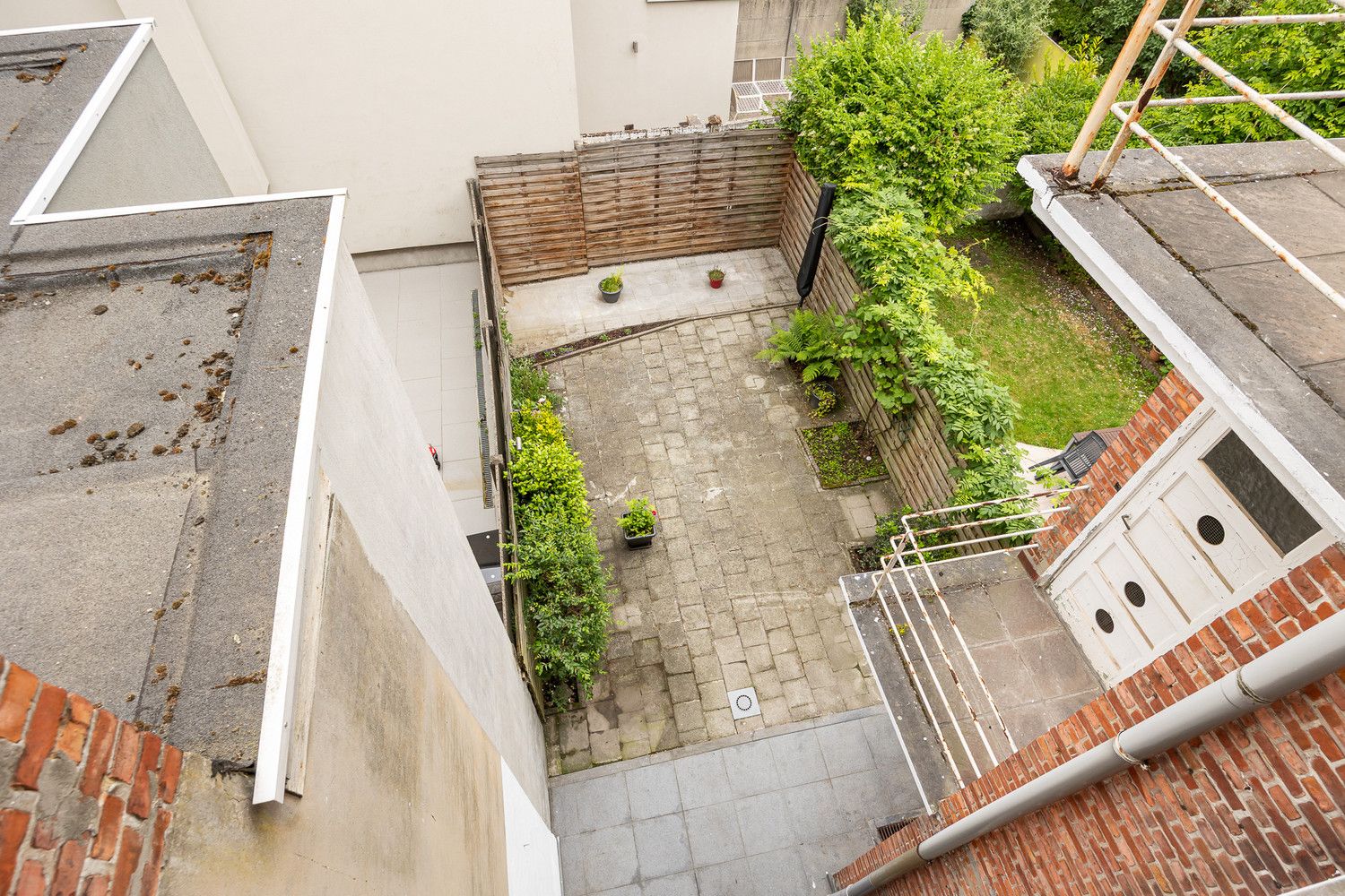 Goed gelegen 4-slk woning met tuin foto 18