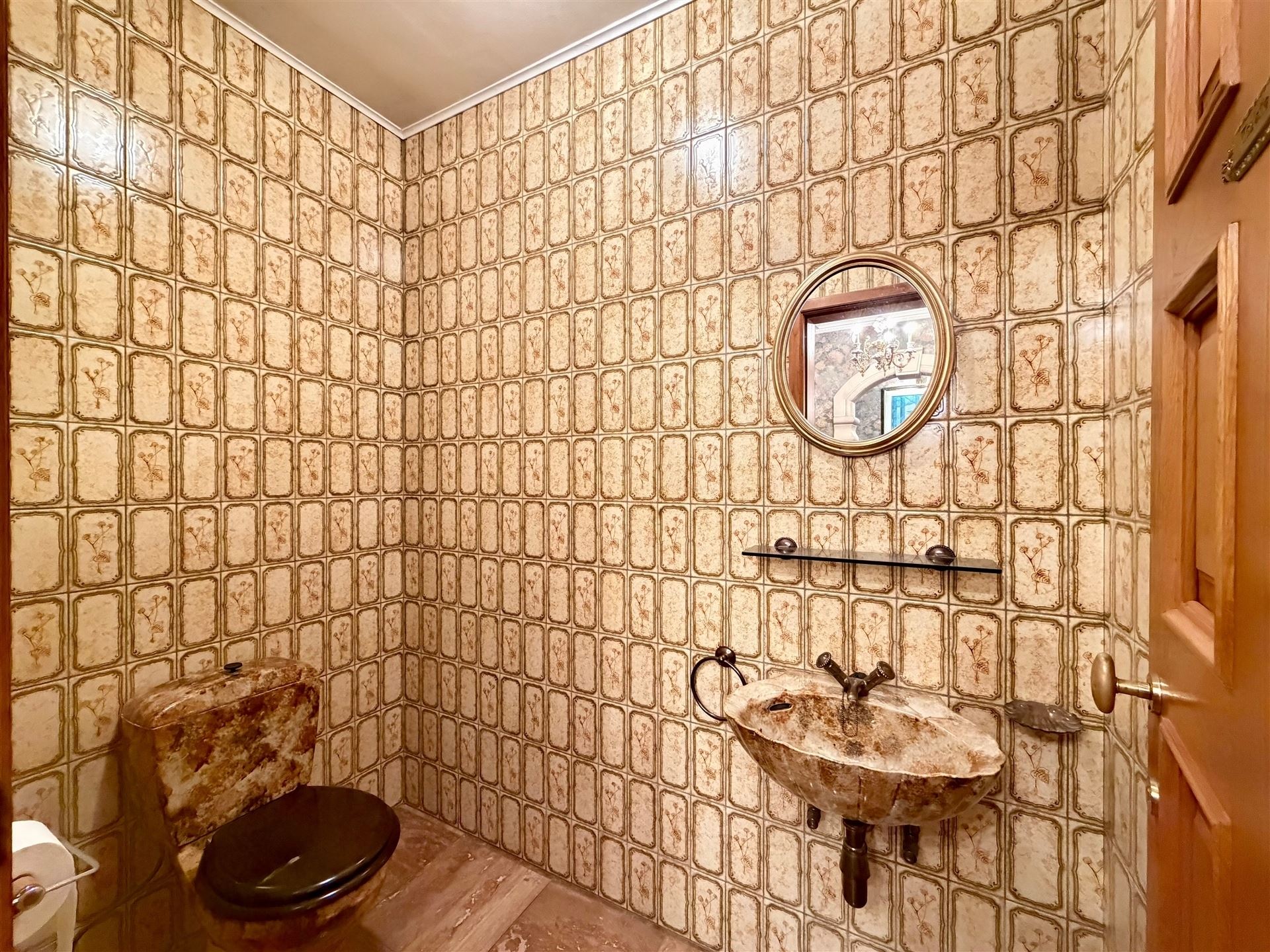 Zeer ruime villa (483 m²) op 16a48ca in Dilsen-Stokkem, goed onderhouden en vol potentieel om te transformeren tot uw hedendaagse droomwoning. foto 24