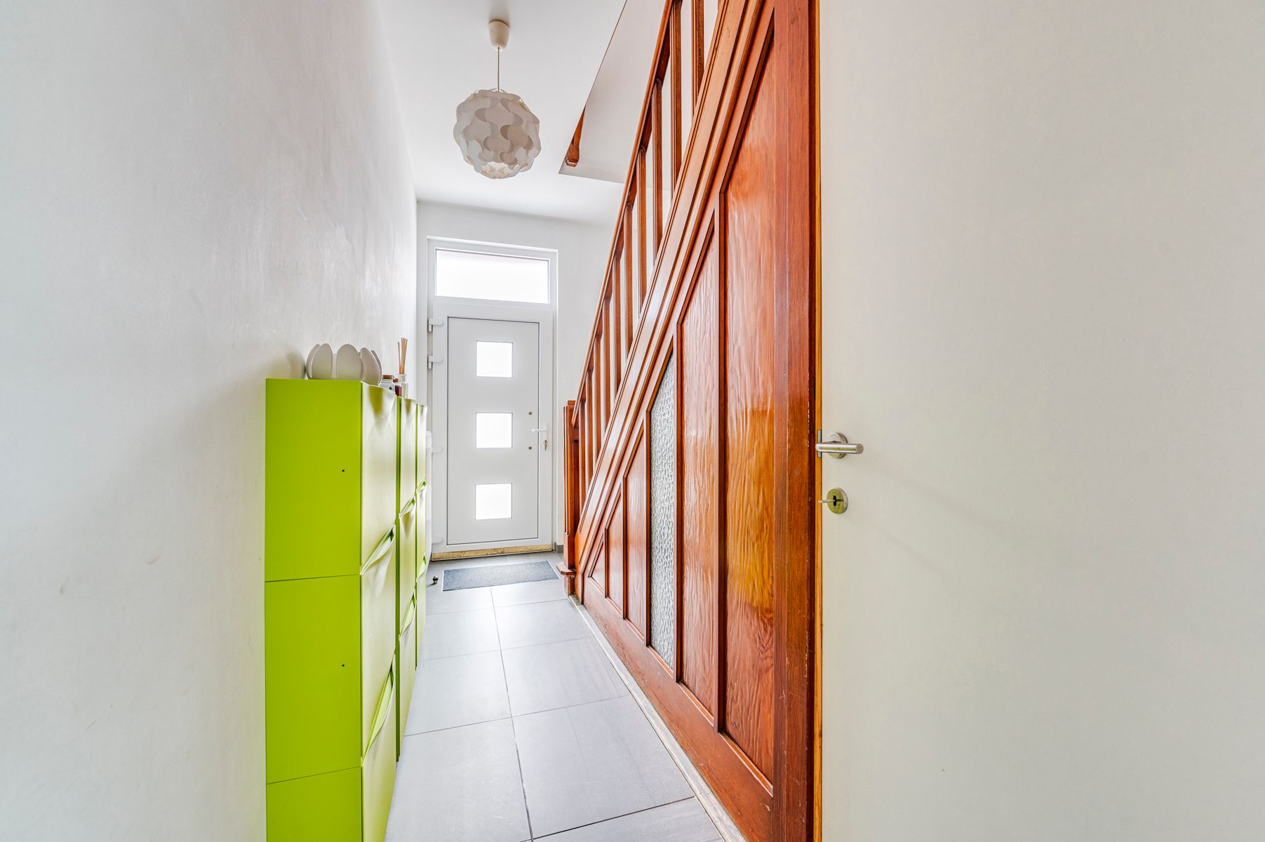Ruime woning met 4 slaapkamers en tuin foto 2