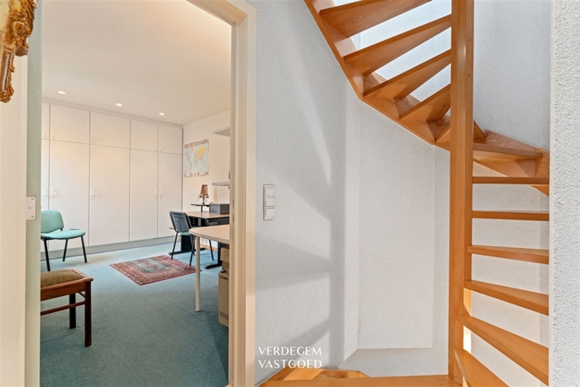 Unieke opbrengsteigendom met 4 entiteiten: handelsruimte, twee 1 slpk-appartementen en grote woning foto 18