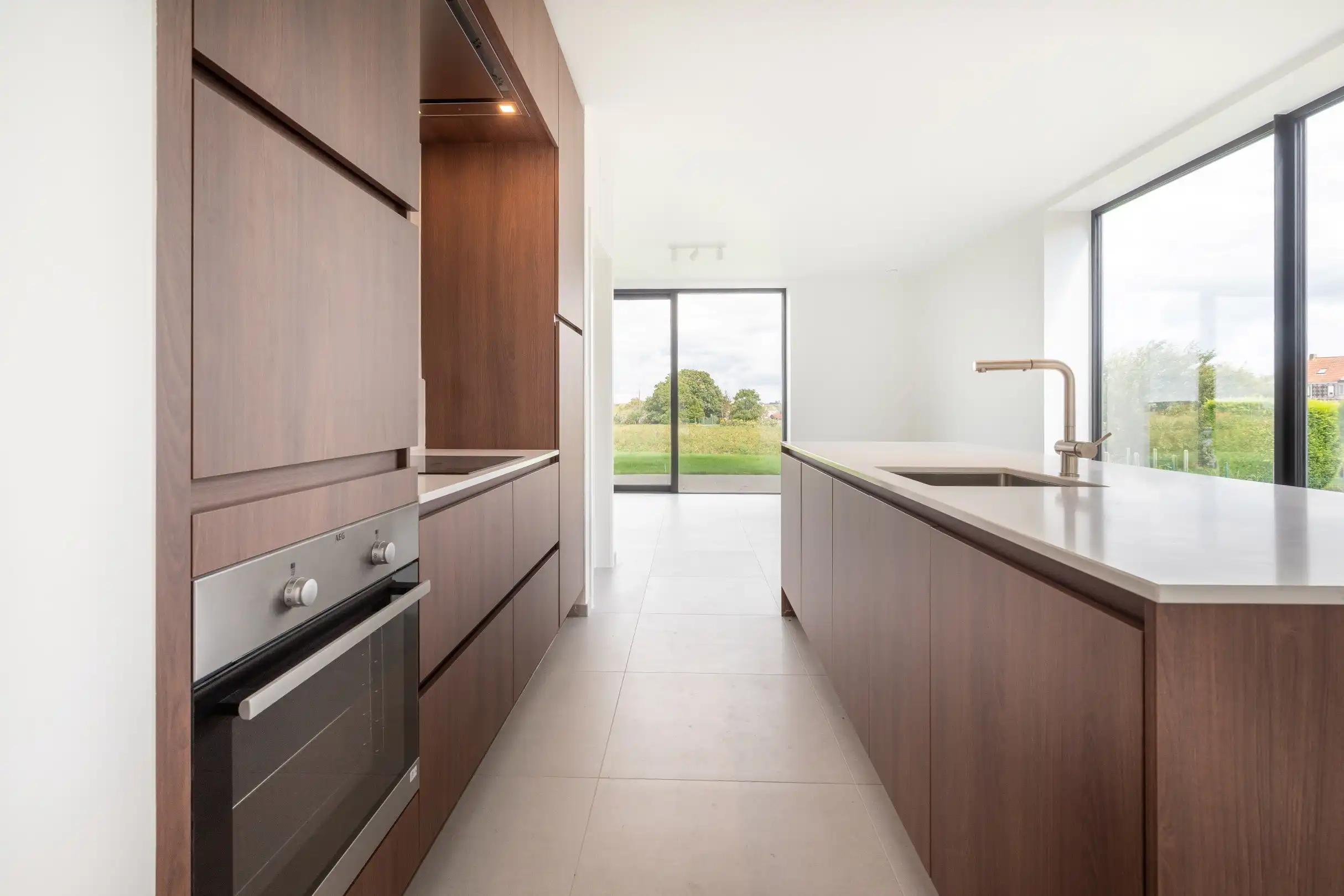 Ruime nieuwbouwwoning op 750 m² met open verzicht. foto 2