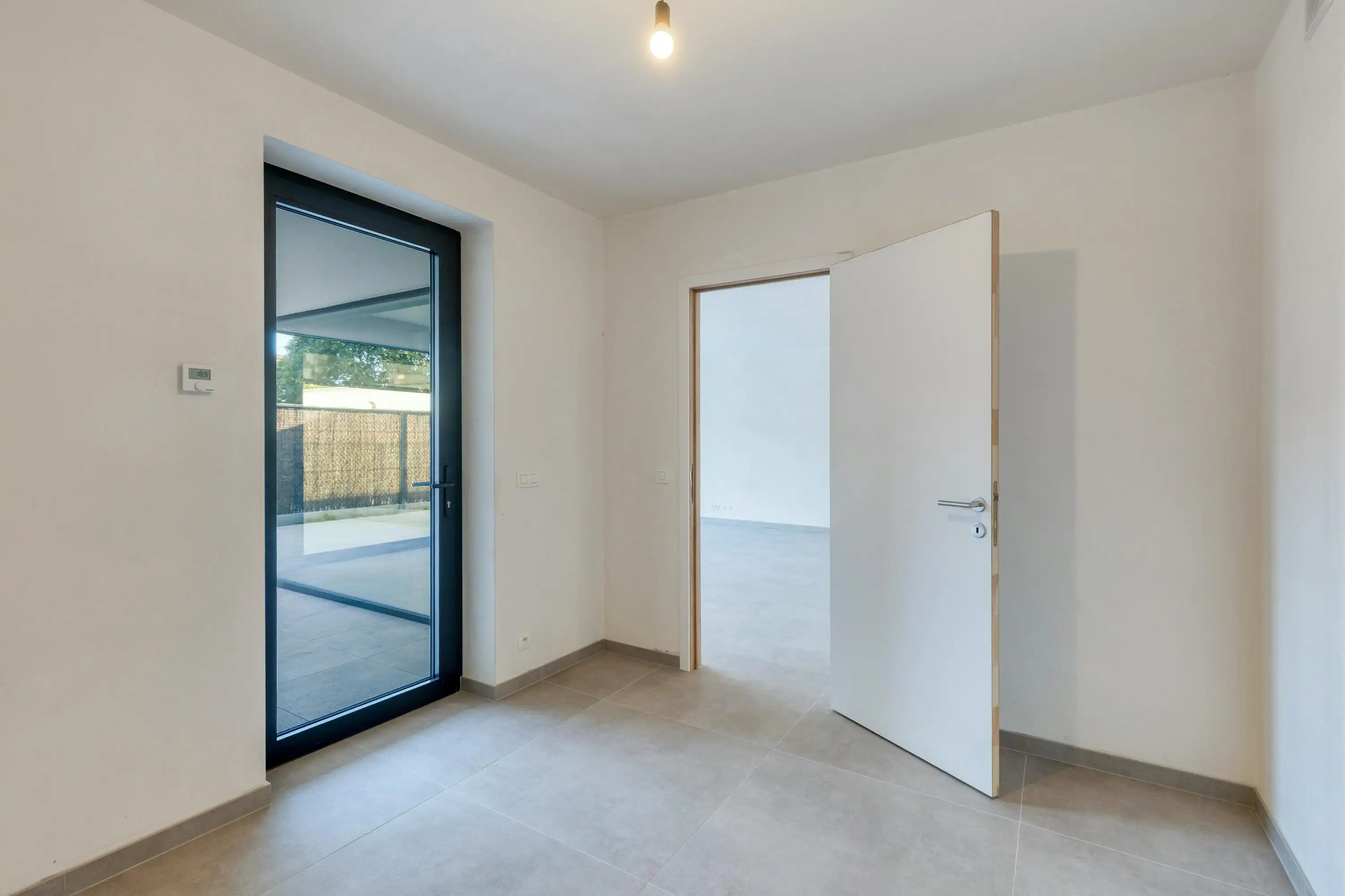 Nieuwbouwappartement met 3 kamers te koop in Waregem foto 4