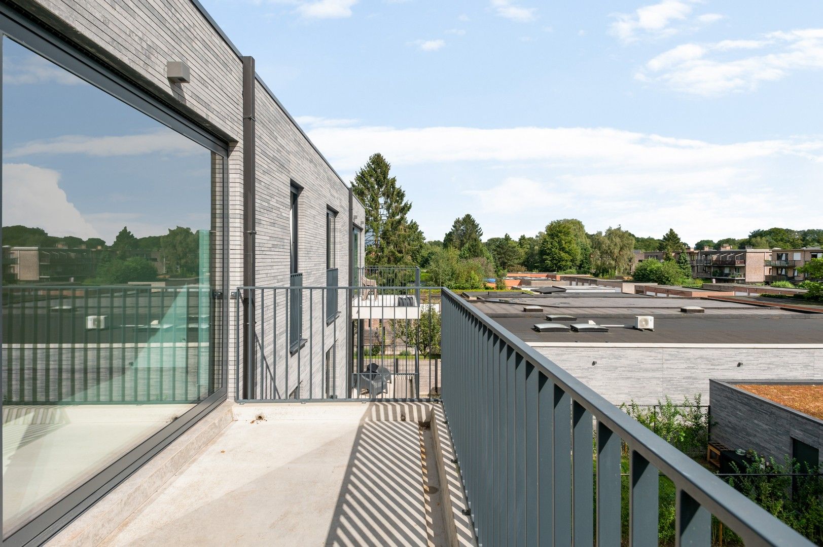 Ruim, nieuwbouw app met 2 slpk en heerlijk terras foto 6