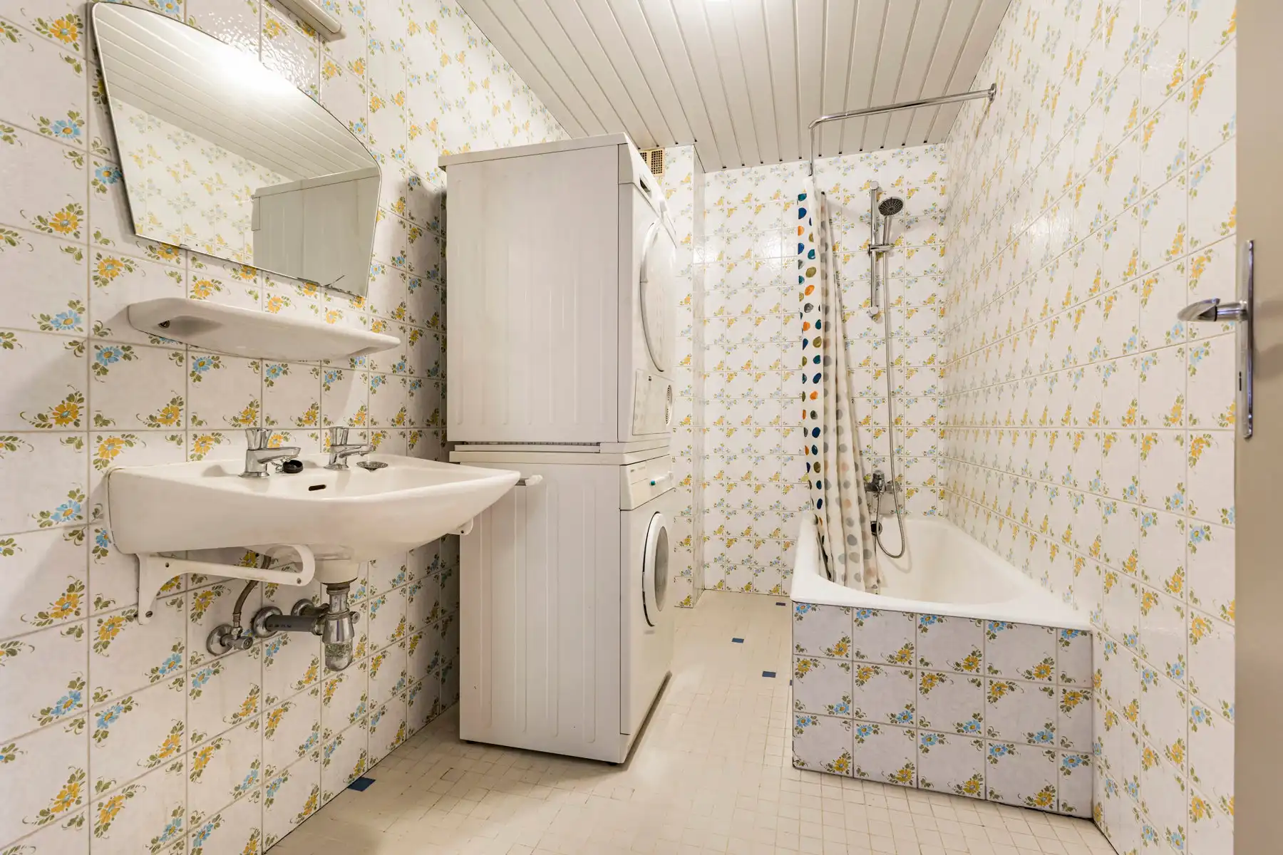 Goed gelegen appartement met 2 slaapkamers en bureau foto 14