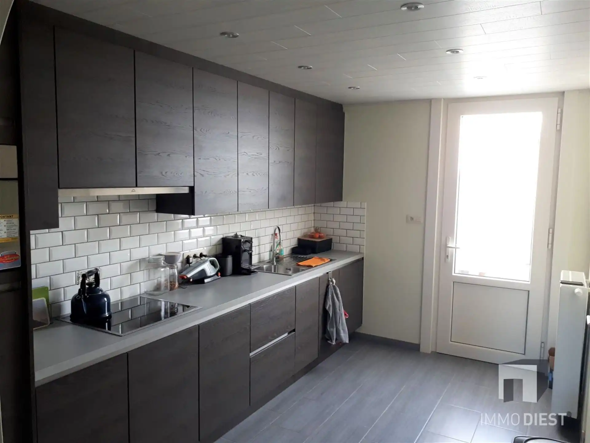 Ruime instapklare woning met koer foto 5