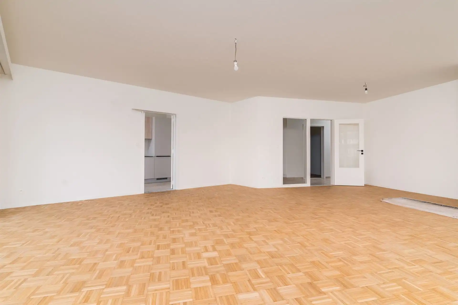 Lichtrijk 3 slpk appartement met balkon en autostaanplaats foto 6