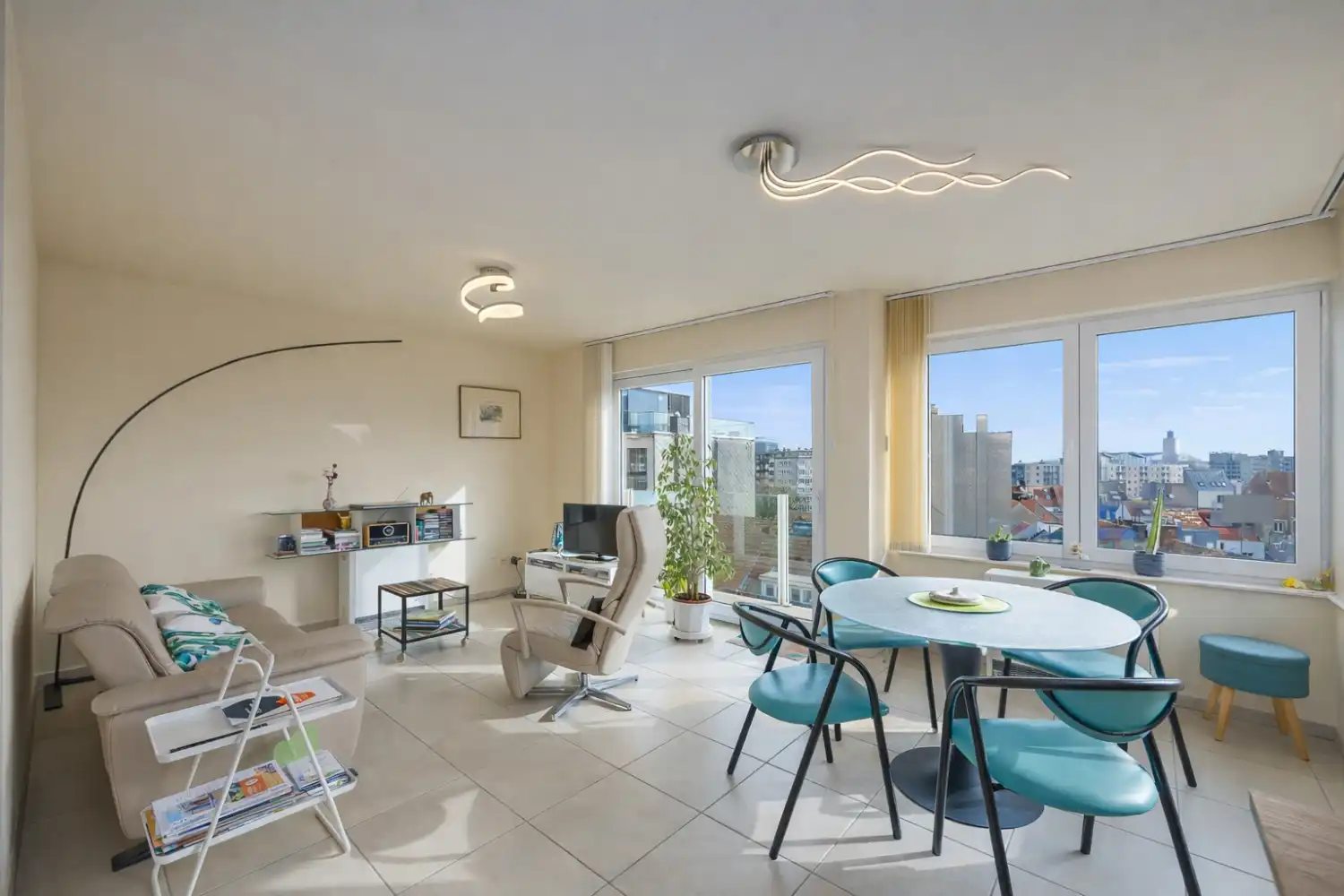 2 slaapkamer appartement met terras in Oostende foto 6