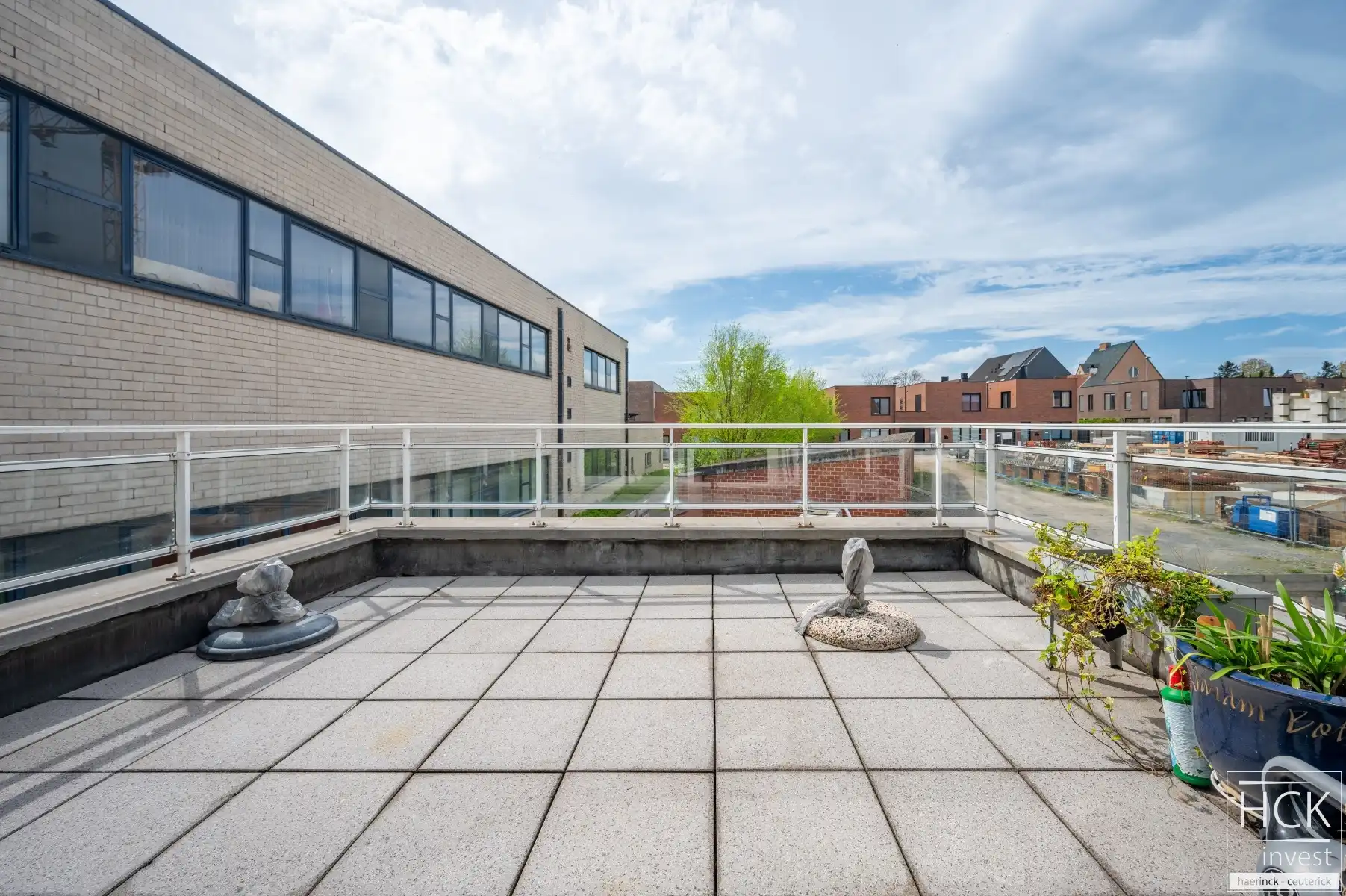 KRUISHOUTEM - Ruim appartement met 2 SLPK. en ruim terras, GEEN SYNDIC! foto 4