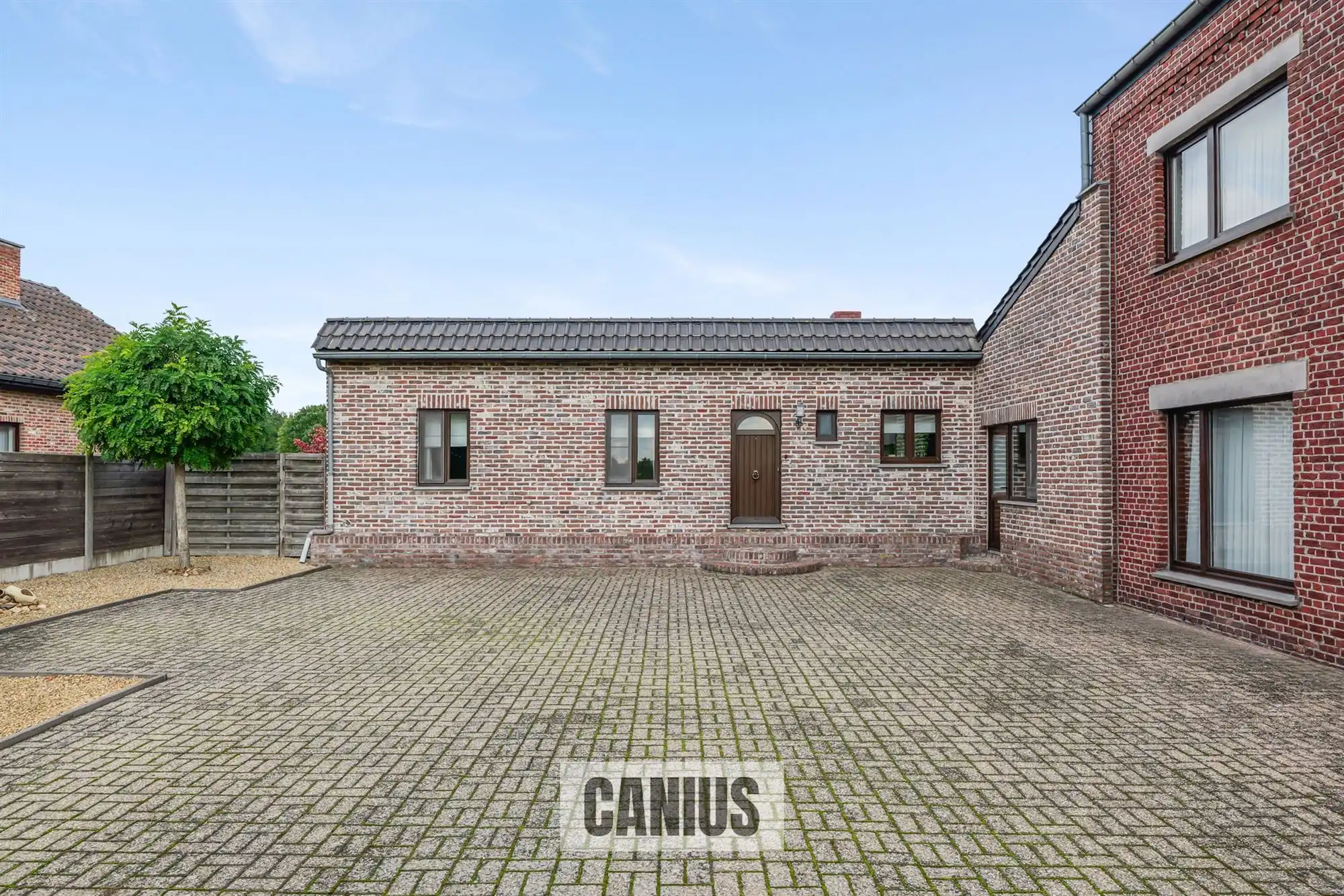 UNIEKE EIGENDOM MET 2 WOONHUIZEN TE KOOP IN BILZEN foto 19