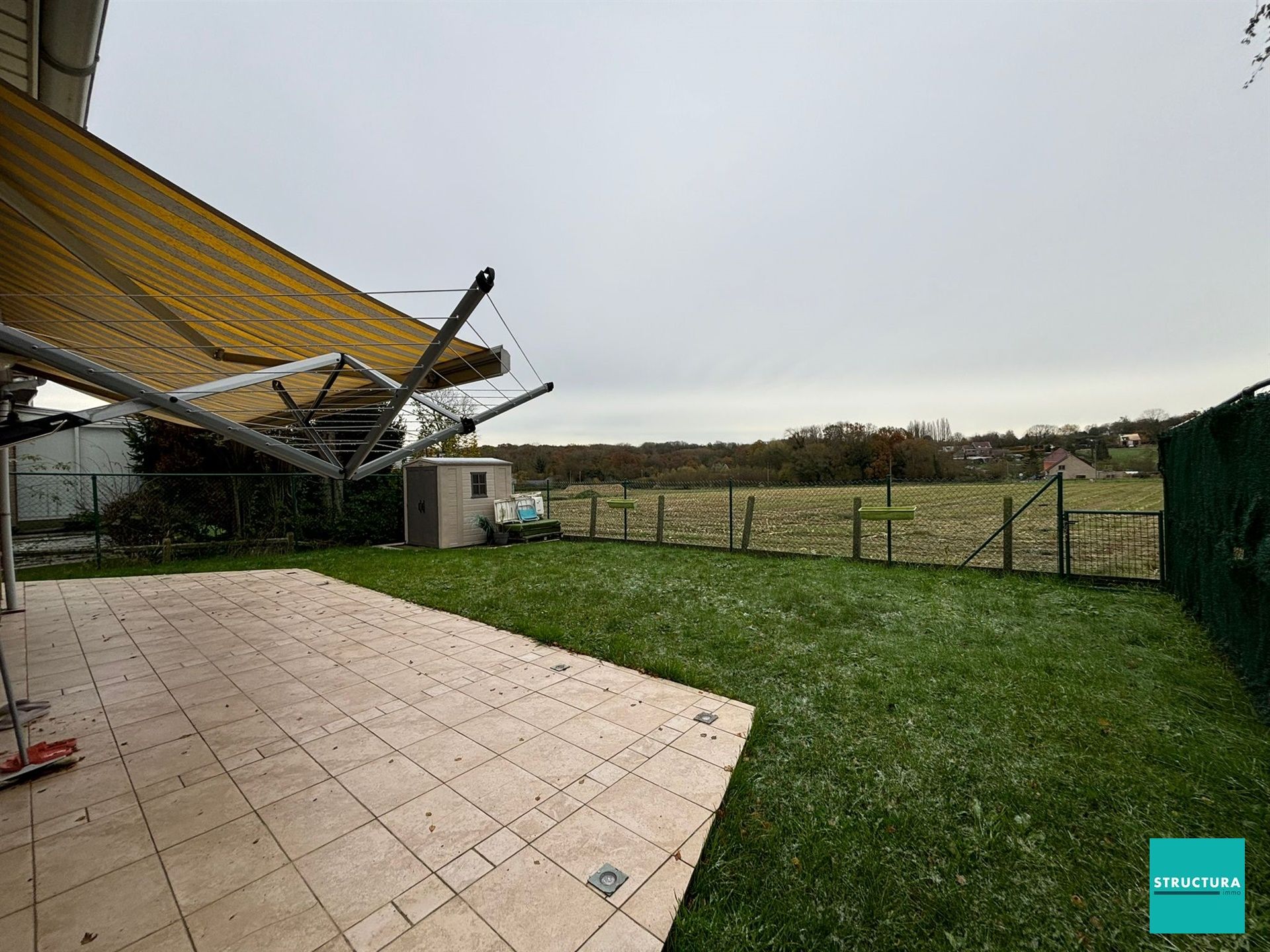 Woning met 4 slaapkamers en 2 badkamers foto 2