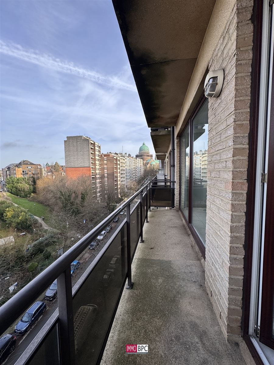 Appartement spacieux et moderne avec terrasse et option d'achat d'un parking souterrain

Cet appartement prêt à emmenager attire immédiatement un public jeune grâce à son équilibre parfait entre esthétique et confort. Des matériaux faciles à entreten foto 21