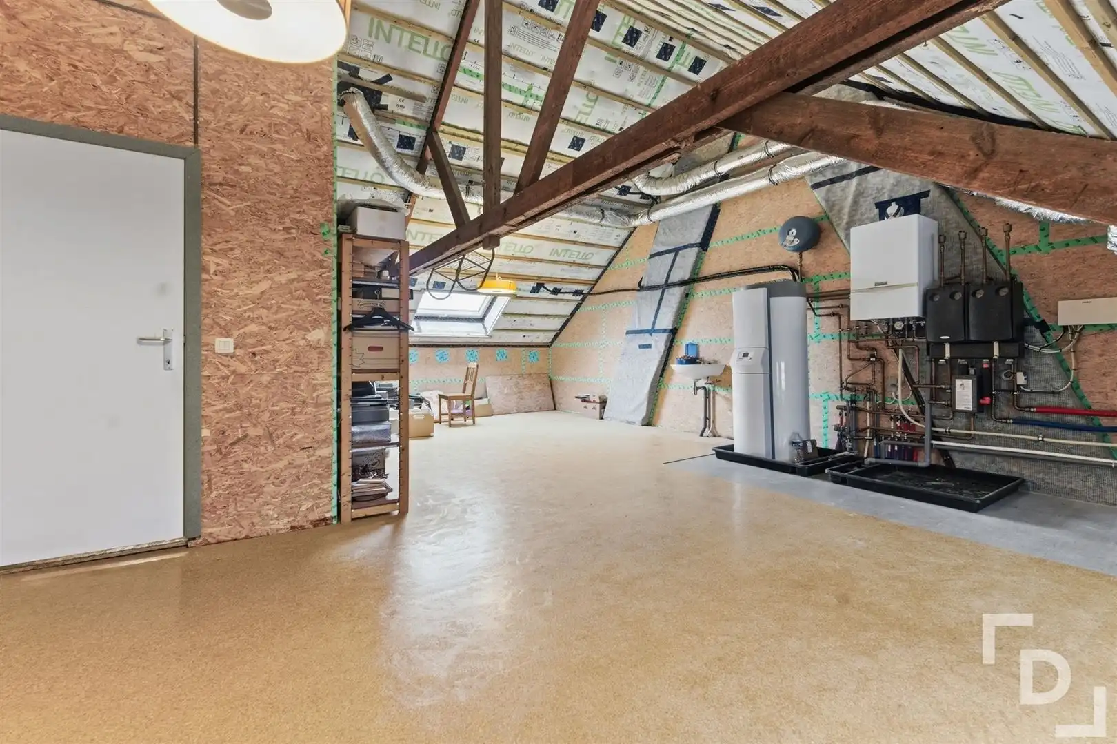 Gerenoveerde woning met huislift op toplocatie in Ieper. foto 21