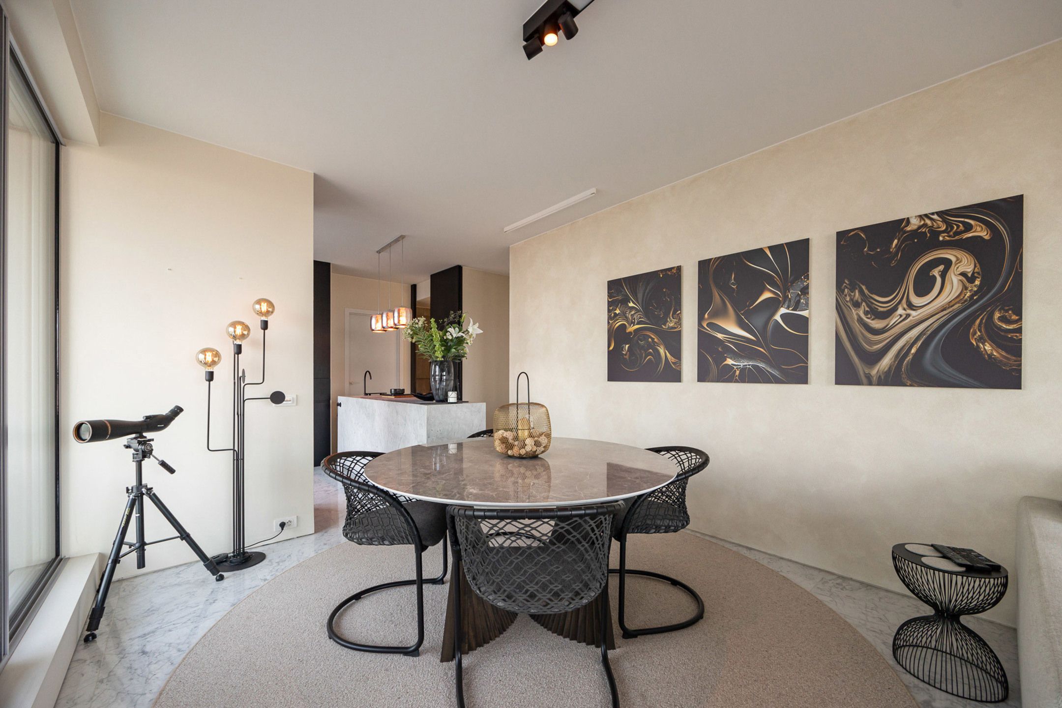 Uniek luxe appartement te residentie London Tower foto 4