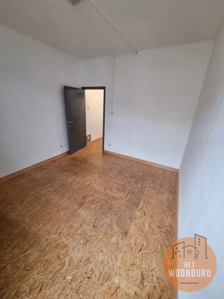 Rijwoning met 1 slaapkamer en zolderkamer foto 9