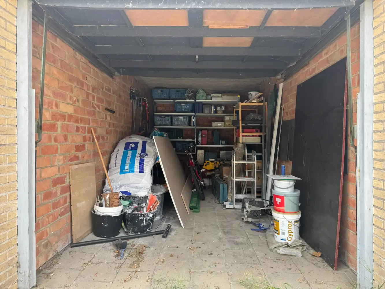 Garagebox met kantelpoort te Deurne! foto 2