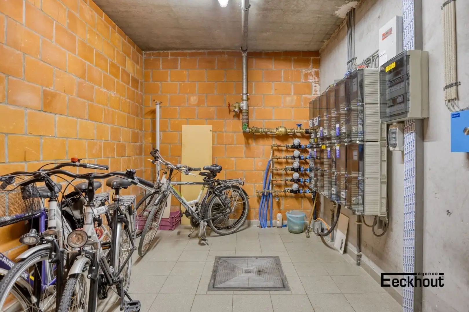 Ruim (100 m²) & instapklaar appartement (bouwjaar 2009) in het centrum van Oostende! foto 14