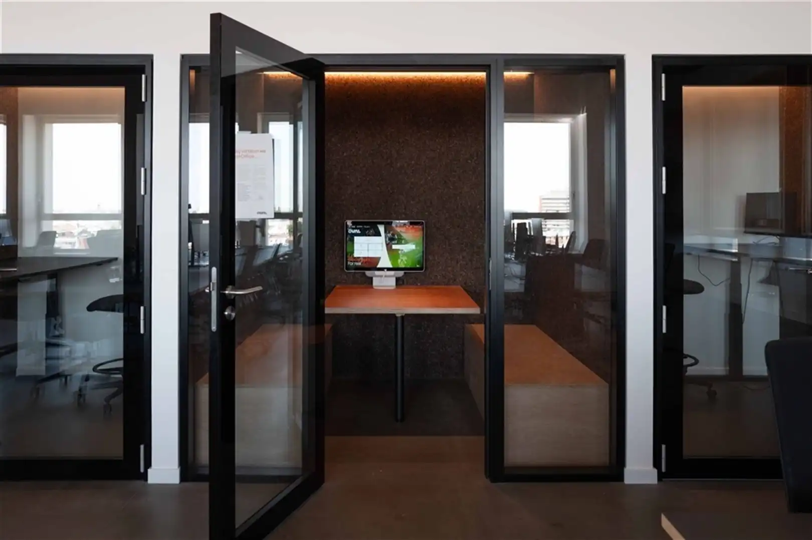 Co-rental in inspirerend skyline-kantoor OVAL Sky foto 16