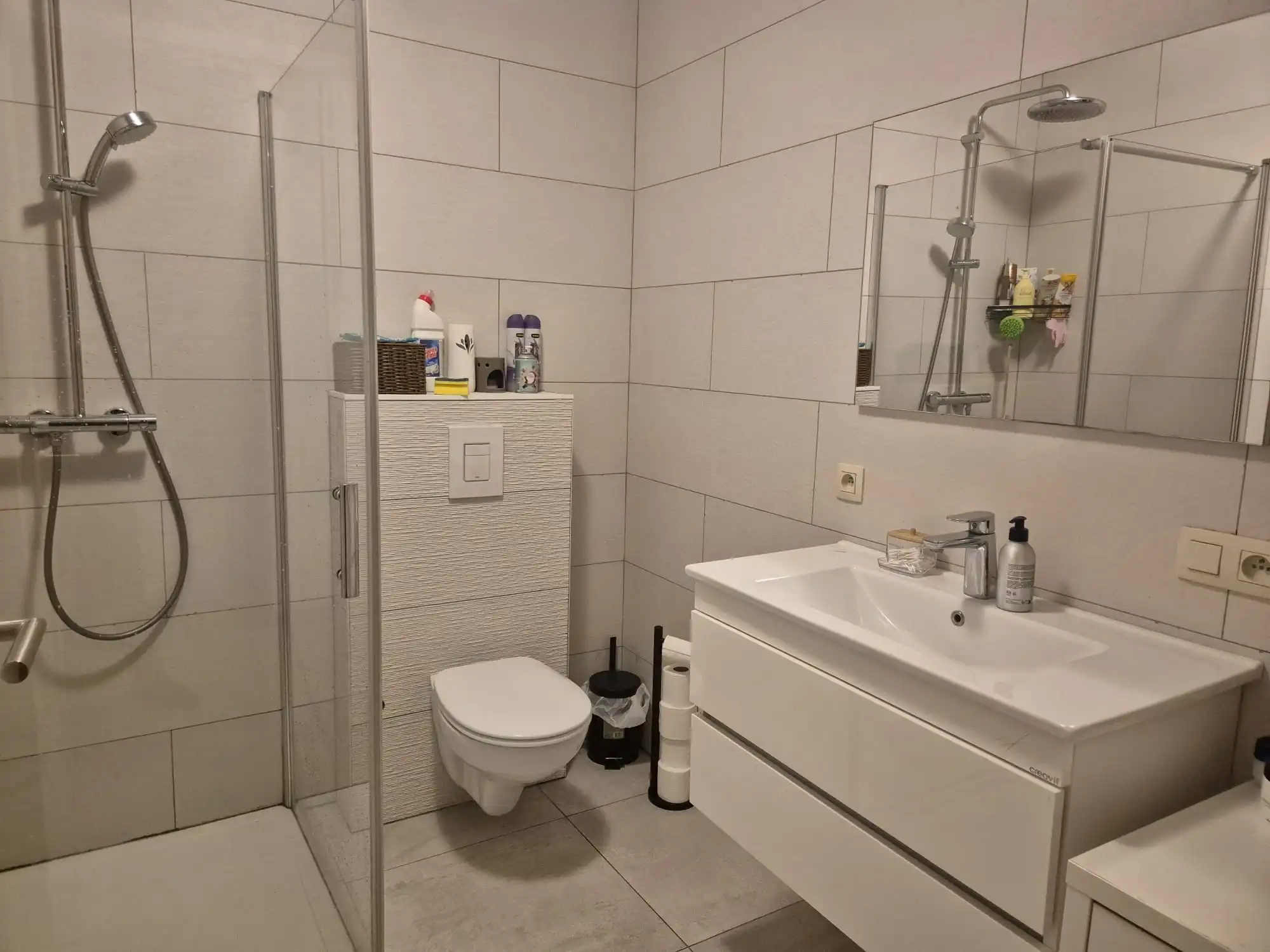 Modern één slaapkamerappartement met staanplaats te Maasmechelen foto 7