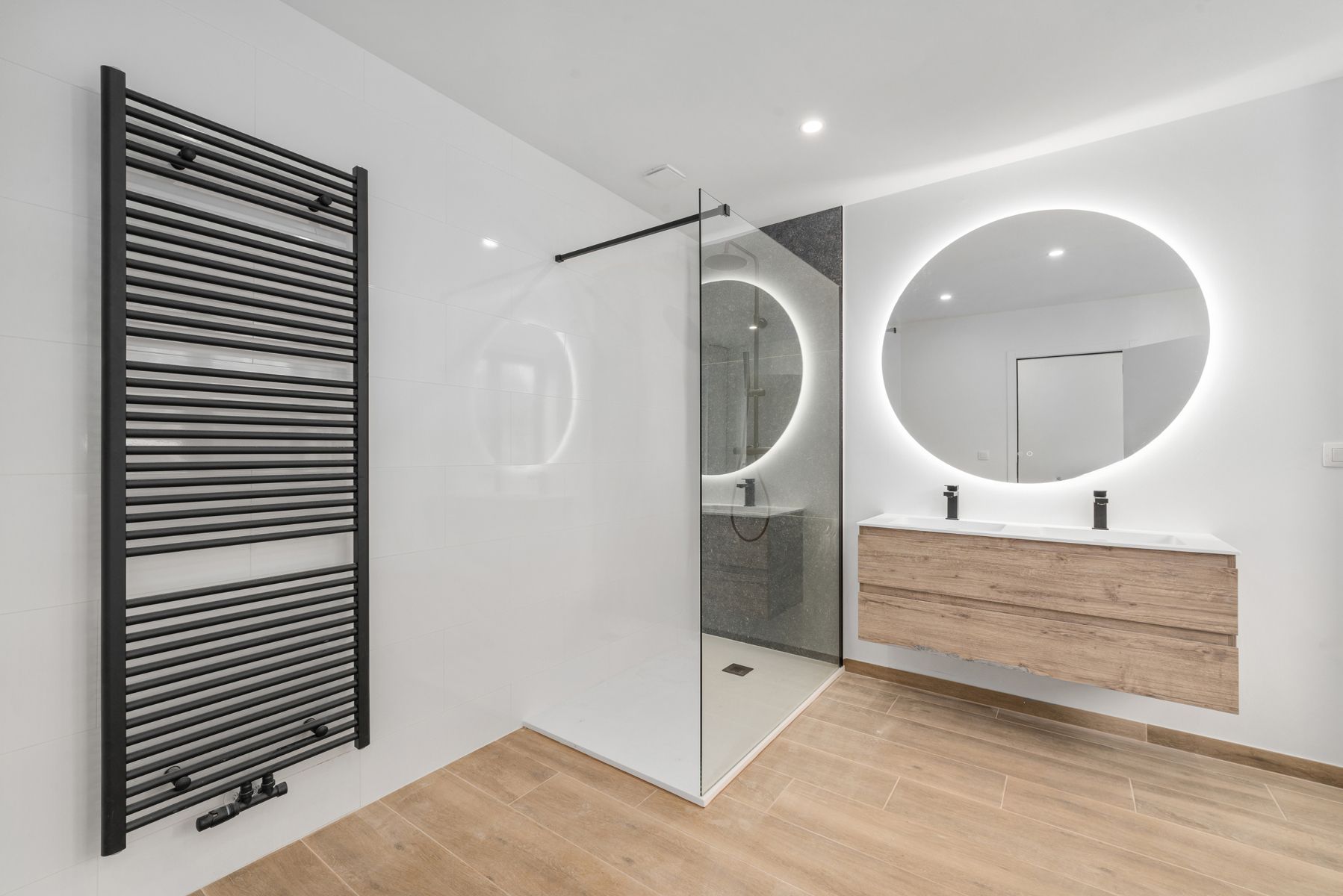 LABEL A: instapklare woning met 4 slaapkamers en grote tuin foto 9