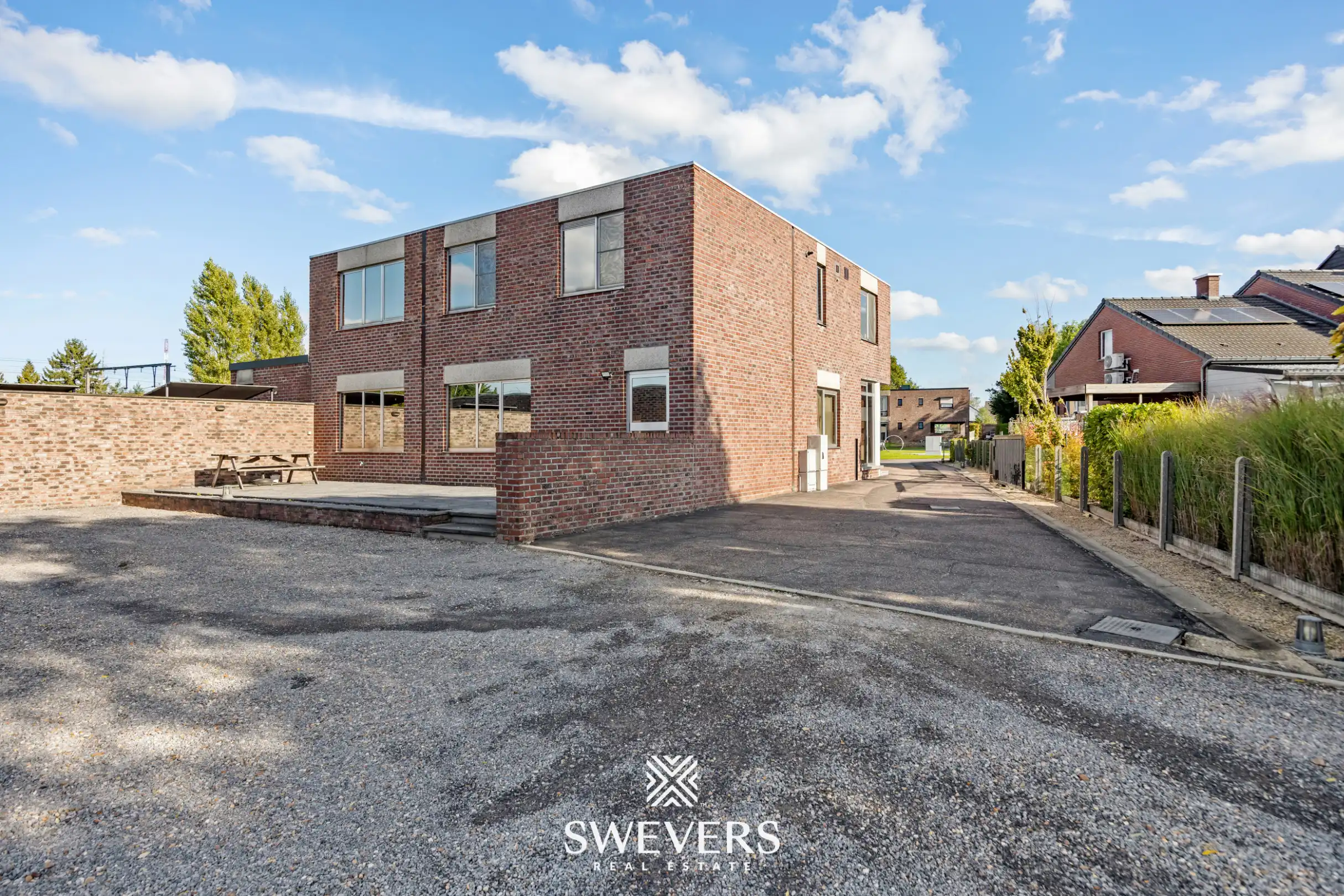 Instapklare belegging: verhuurd kantoor en appartement met ruime parking foto 23