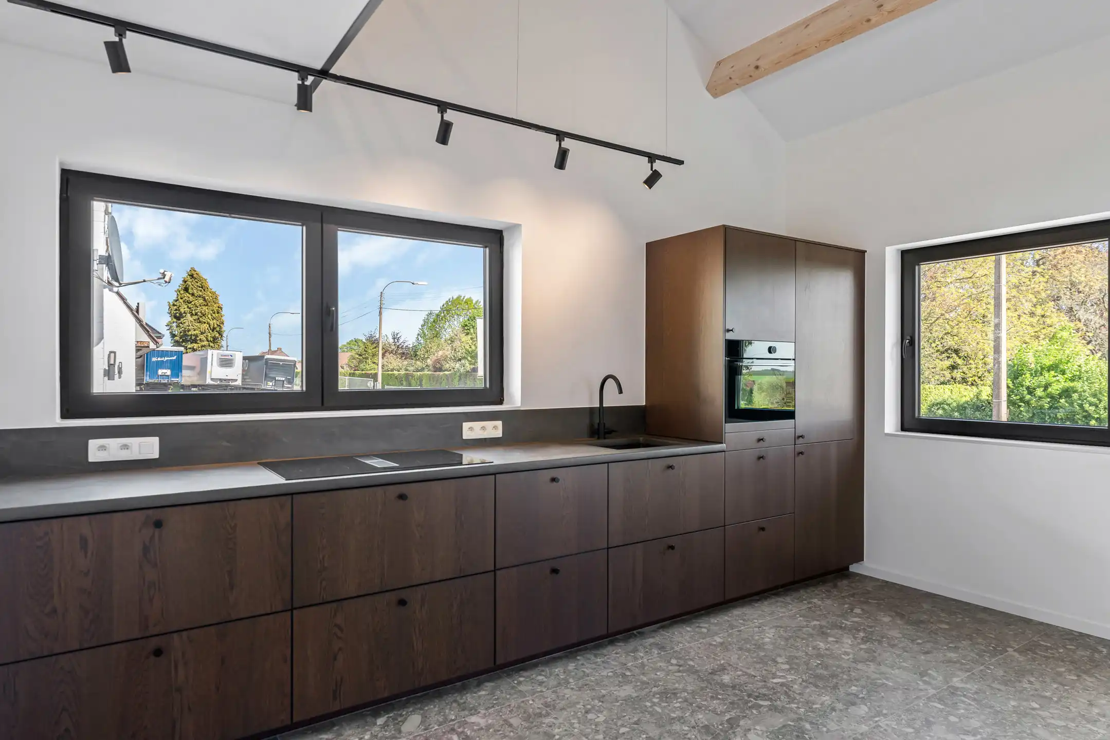 Stijlvolle woning met tuin & garage te Herderen foto 3