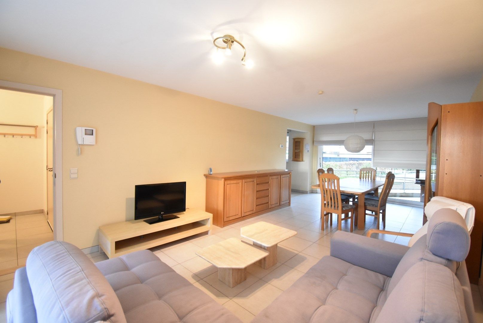 Ruim en degelijk appartement met twee slaapkamers, garage en kelderberging foto 6