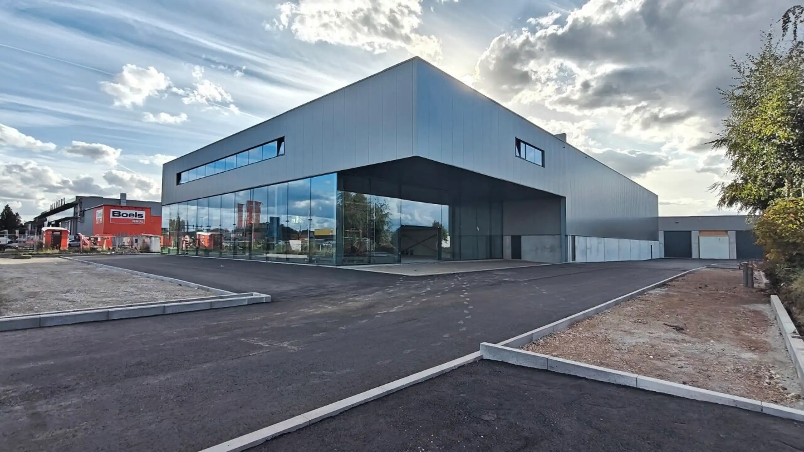 Bedrijfsvastgoed te huur foto {{pictureIndex}}